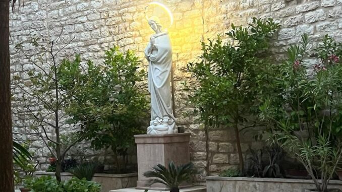 Più luce e bellezza anche ai luoghi minori del Sacro Convento: un Lunario alla Madonna